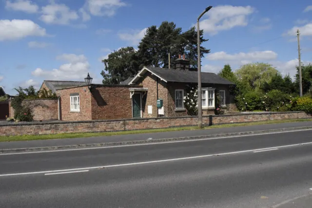 Former crossing keeper's cottage at the York Road crossing, Strensall